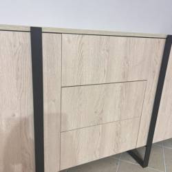 Komoda ERICA 150x45 ąžuolinė/juodos kojos